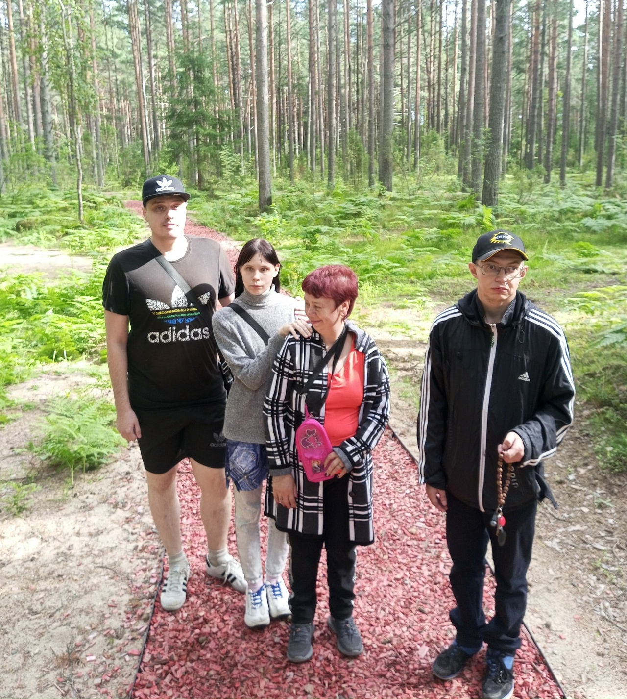 Вчера — физкультура, сегодня — Тропа здоровья.