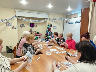 Новый год к нам мчится!